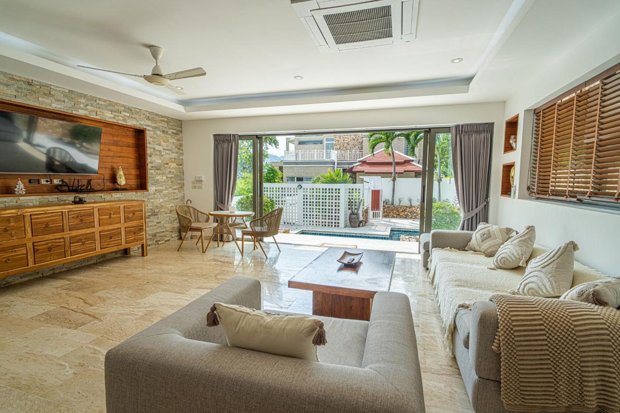 Traventine Villa *