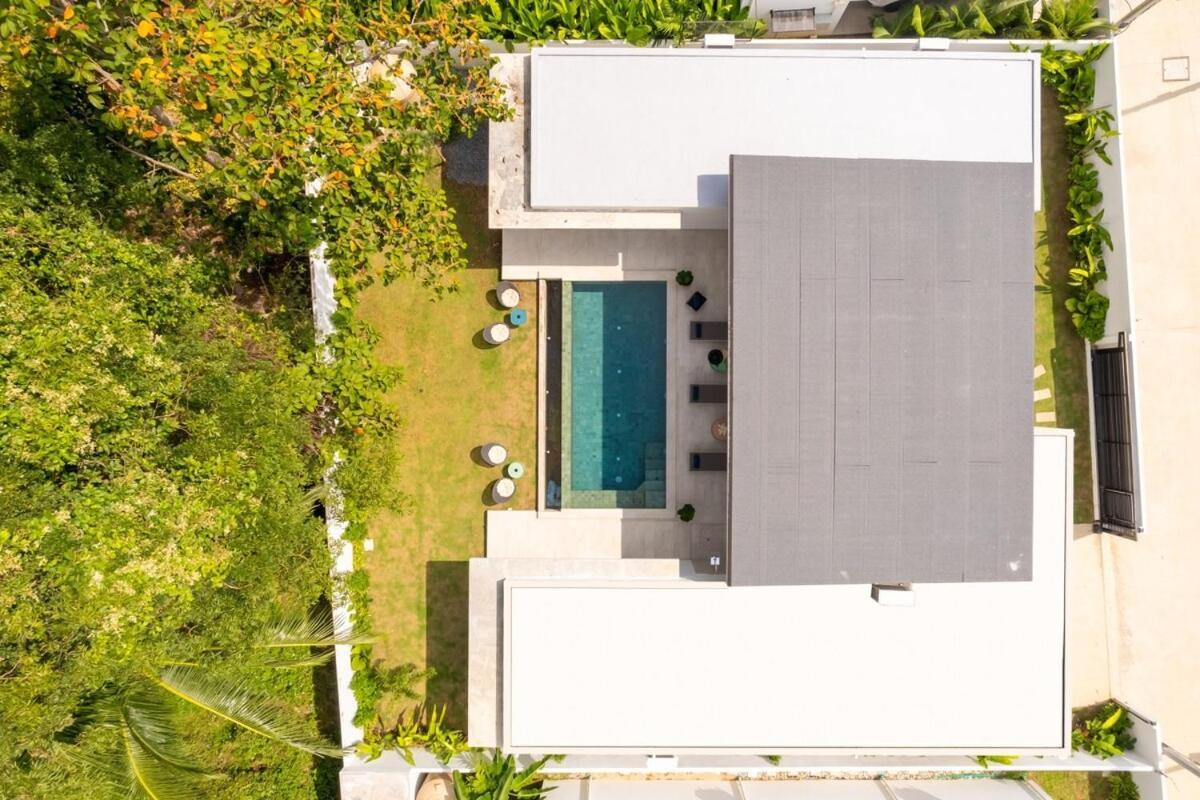 Gabriela Garden View - Included Airport Pick Up Villa
