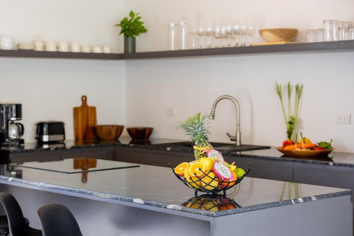 Gabriela Garden View - Included Airport Pick Up Villa