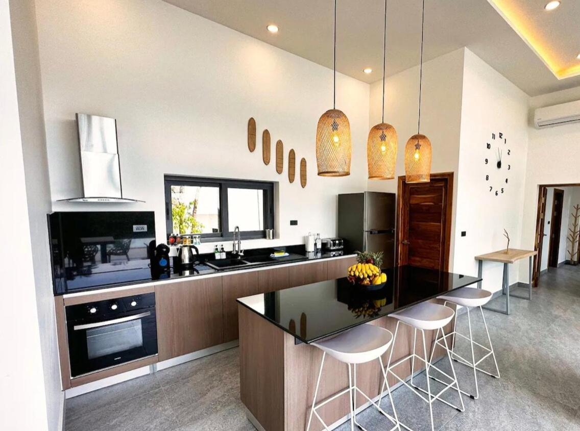 Charlotte - Seaview -4 Bedrooms