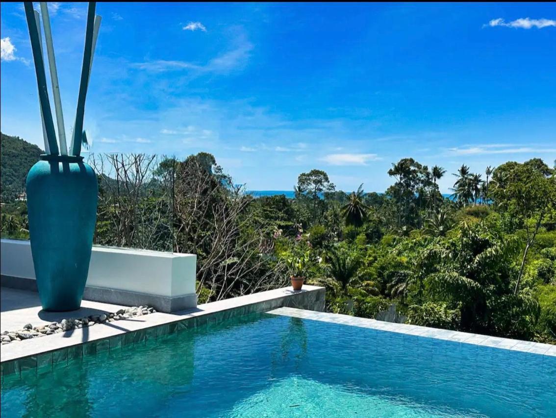Villa Charlotte - Seaview -4 Bedrooms *