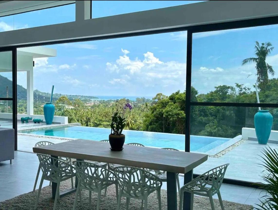 Charlotte - Seaview -4 Bedrooms Villa