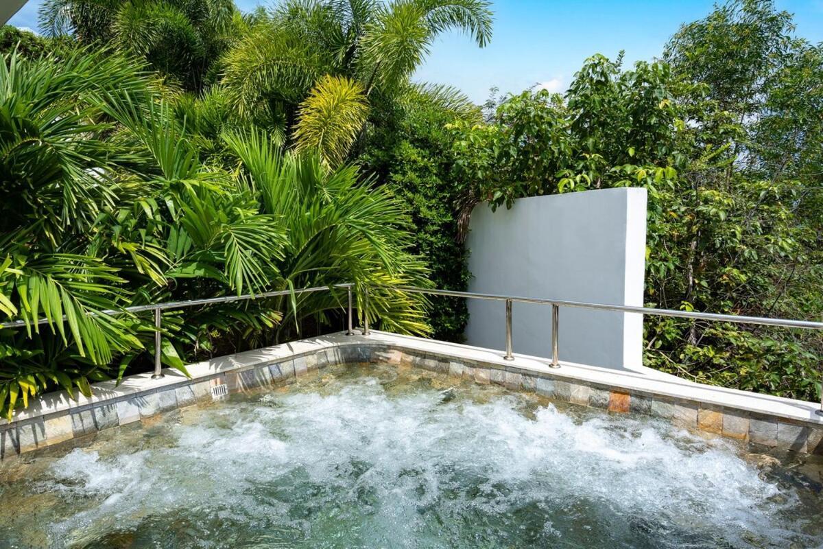 Kazu - Luxury 5-bedrooms Oceanview Retreat With Cinema, Bar, Infinity Pool, Private Cook & Maid Villa Amphoe Koksamui