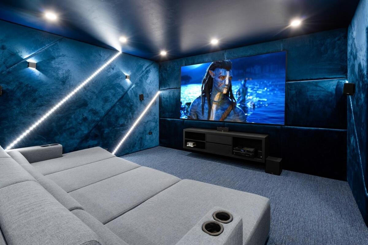 Kazu - Luxury 5-bedrooms Oceanview Retreat With Cinema, Bar, Infinity Pool, Private Cook & Maid
