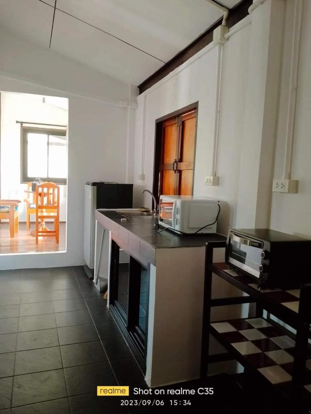 Ban Bang Po Bee House Holiday home *