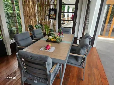 8 Bedroom Monkey 201