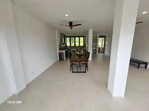 8 Bedroom Monkey 201 *