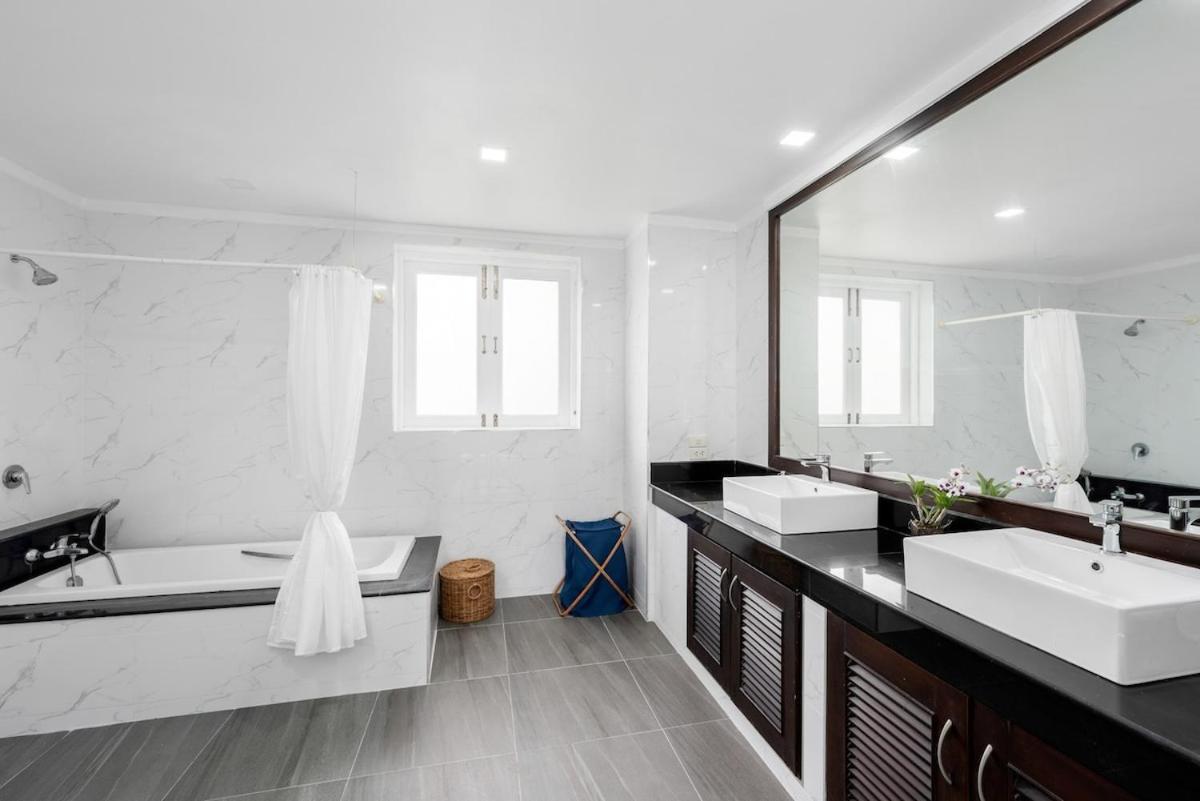 4 Bedroom On Beachfront Tg23-sdv351 By Samui Dream Villa Amphoe Koksamui