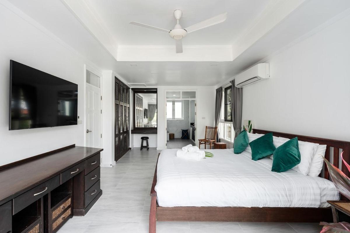 Villa 4 Bedroom On Beachfront Tg23-sdv351 By Samui Dream *
