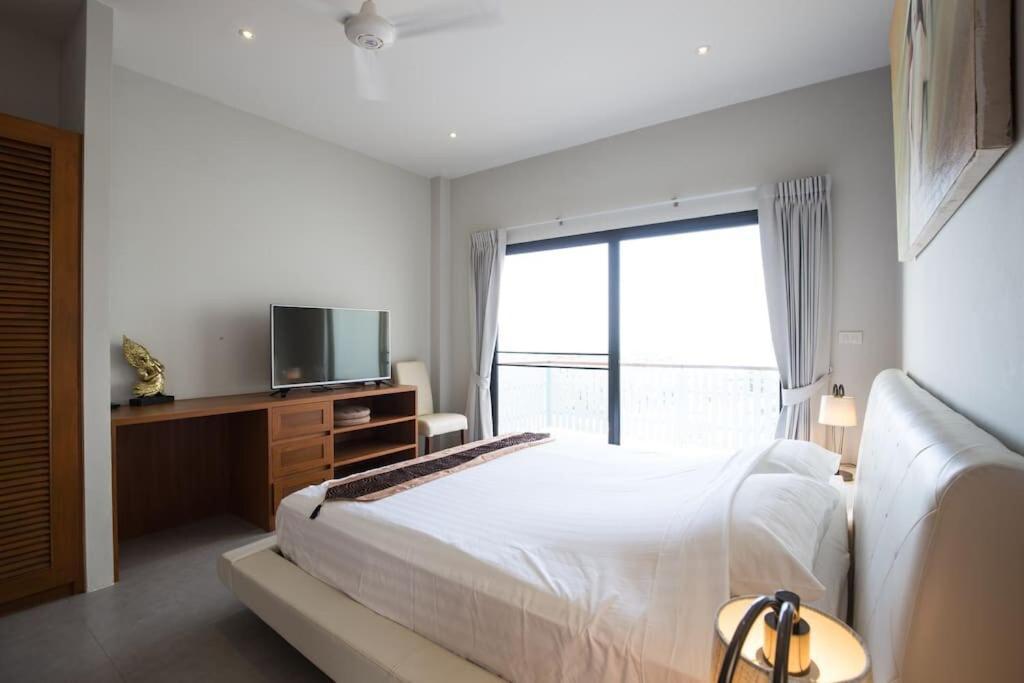 Villa 2 Bed Seaview 5 Mins To B1