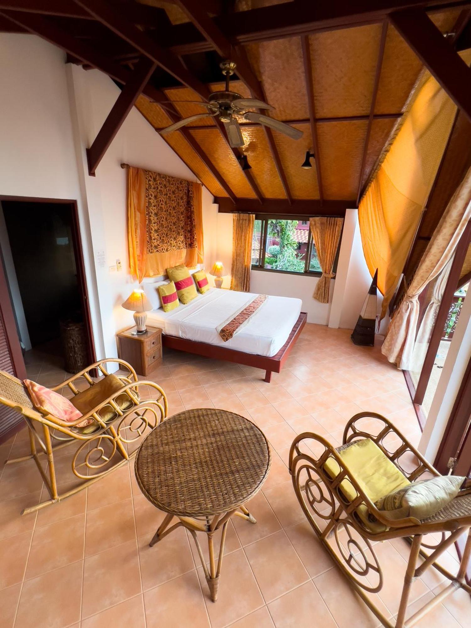 Lotus Villa, Beachside Luxury