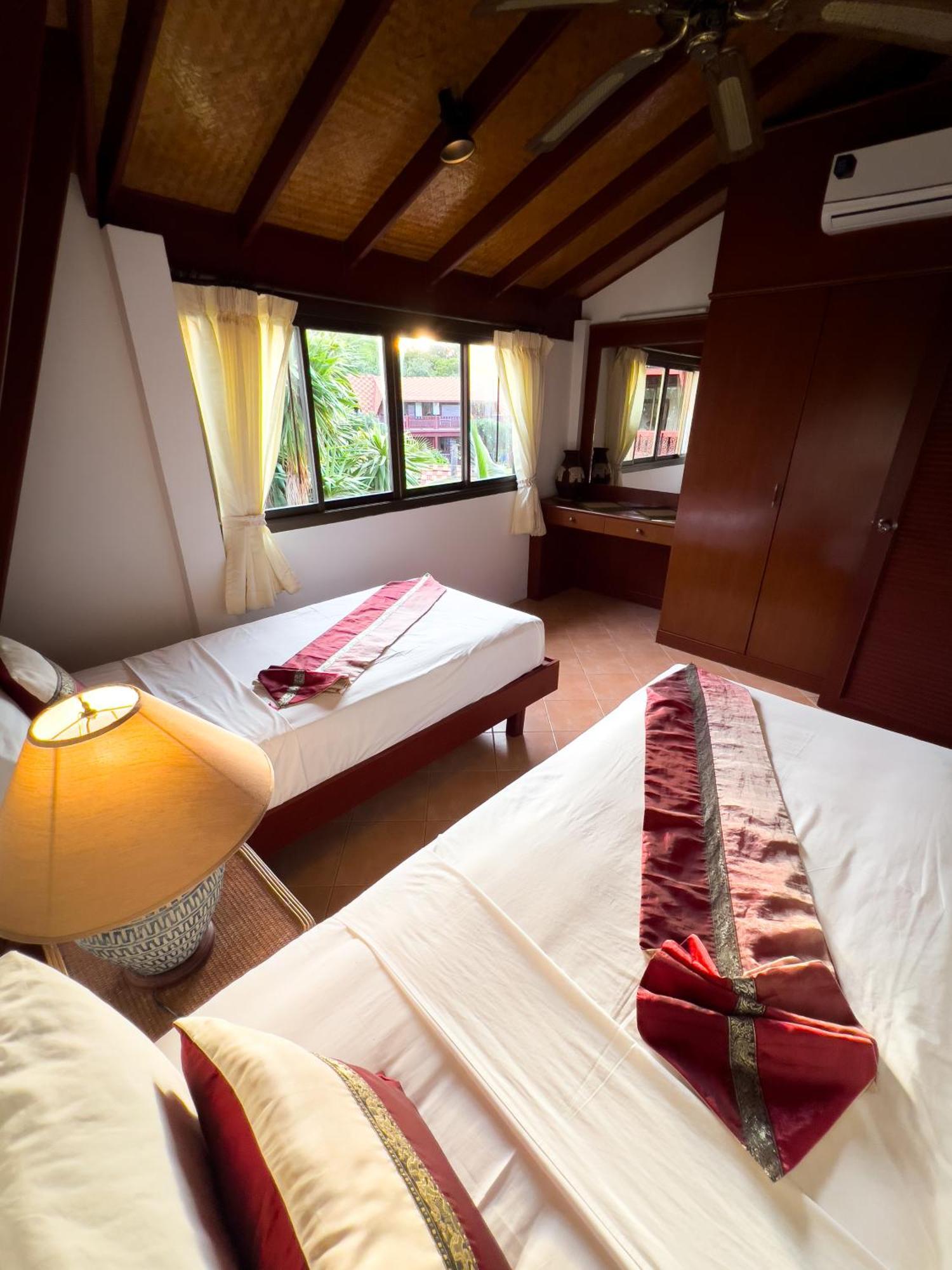 Villa Lotus Villa, Beachside Luxury Ban Bang Po