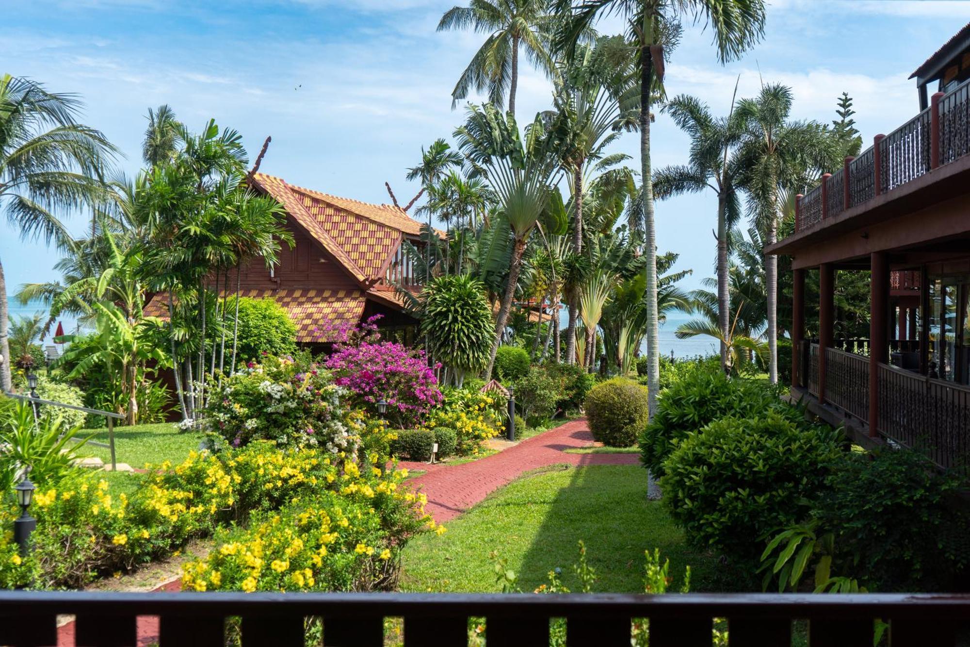 Lotus Villa, Beachside Luxury Villa