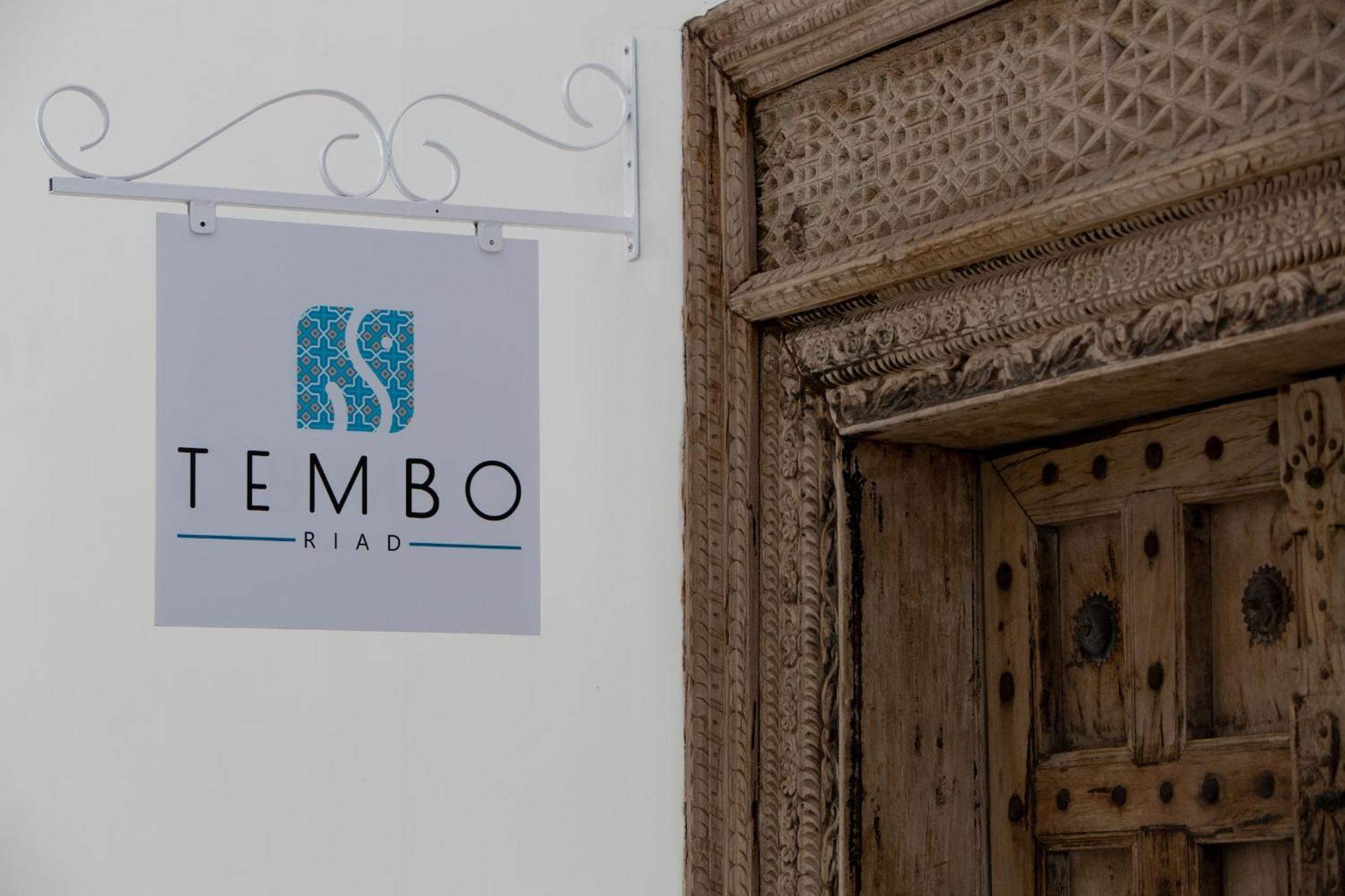 Hotel Tembo Club &
