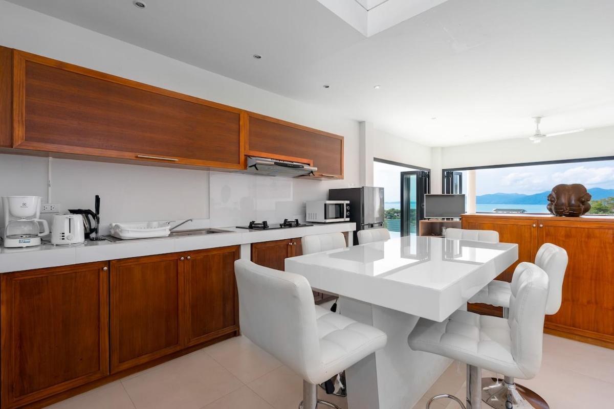 2 Bed Seaview 5 Mins To A2 Villa *