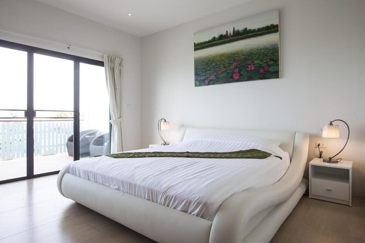 2 Bed Seaview 5 Mins To A2 Villa