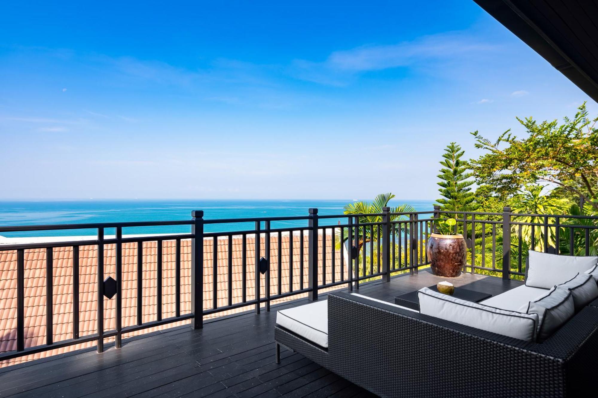 Private In A 5 Stars Villa