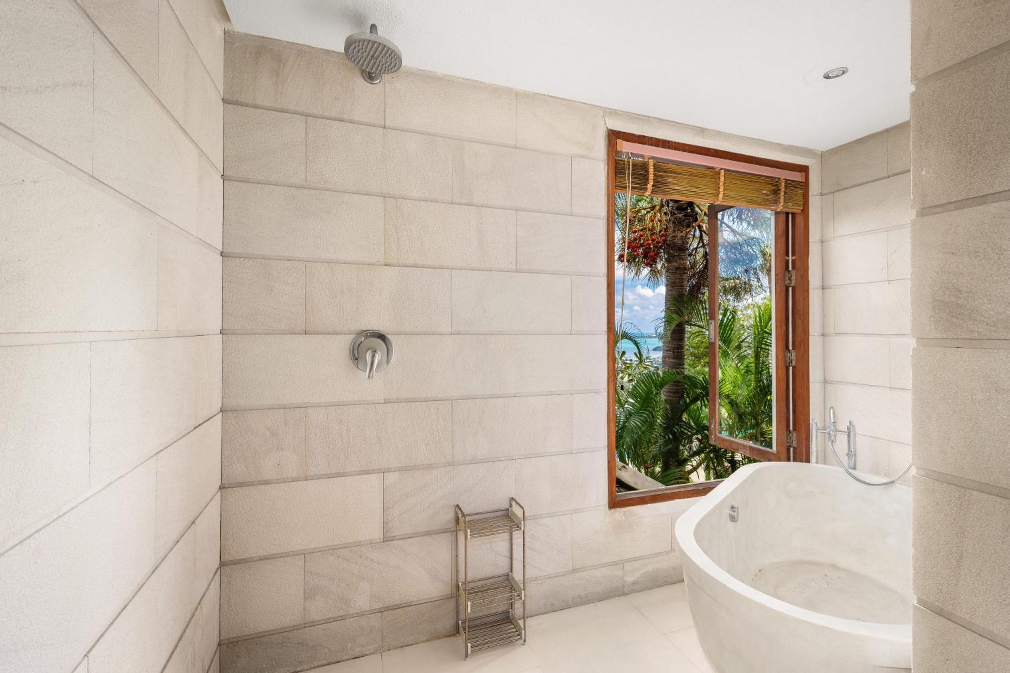 Ban Reemo Luxury Villa