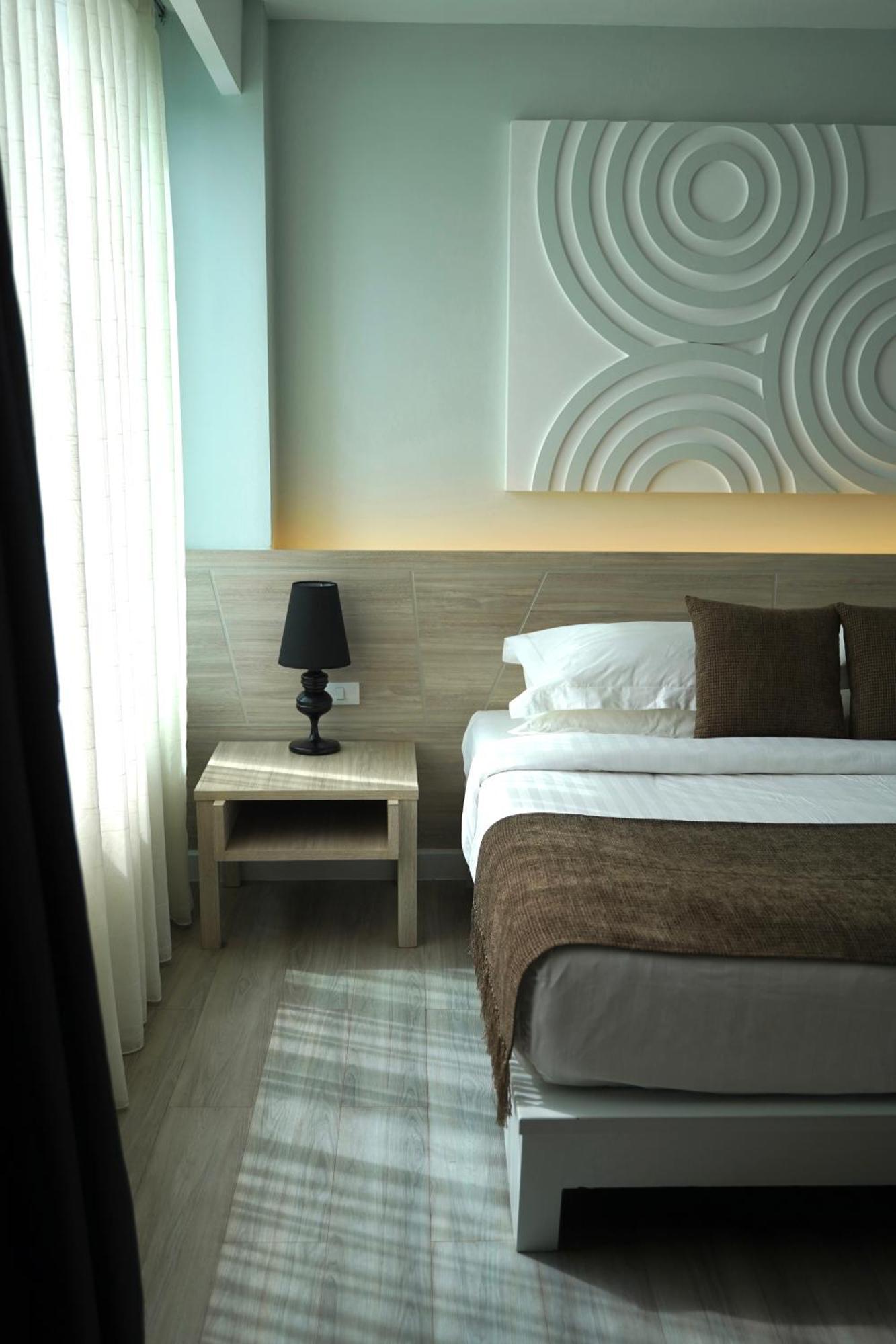 Nora Hotel