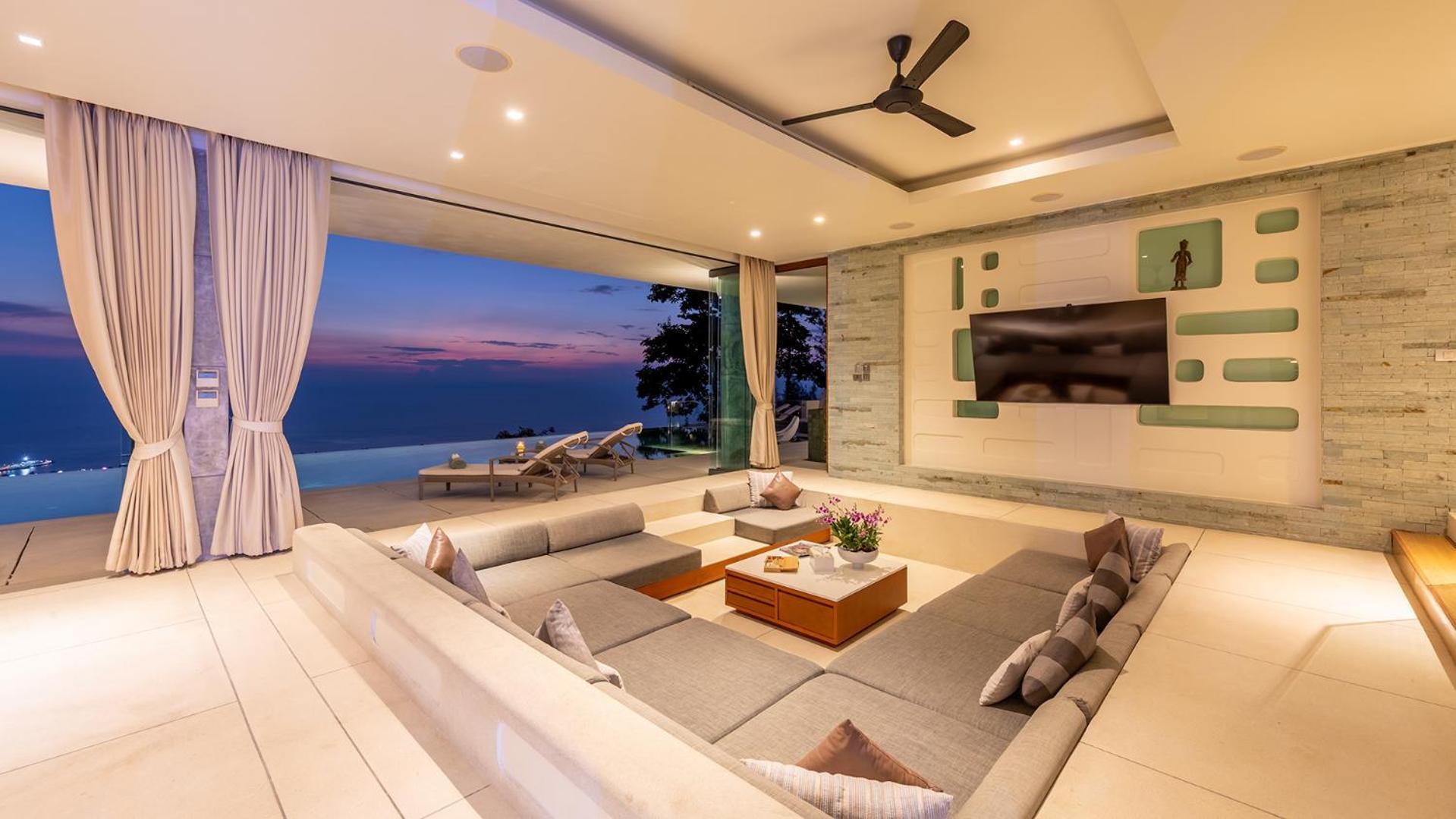 Zest : Ultra-luxurious Five Star *