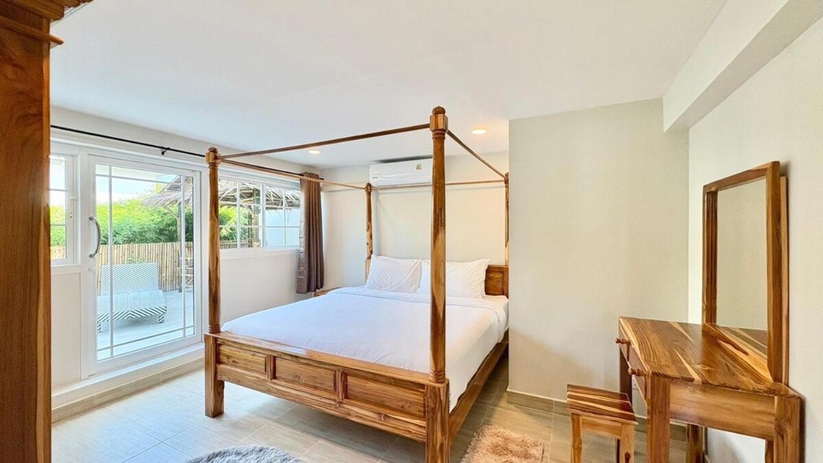 Seaside Bangpor - A Beachside Retreat Holiday home Koh Samui