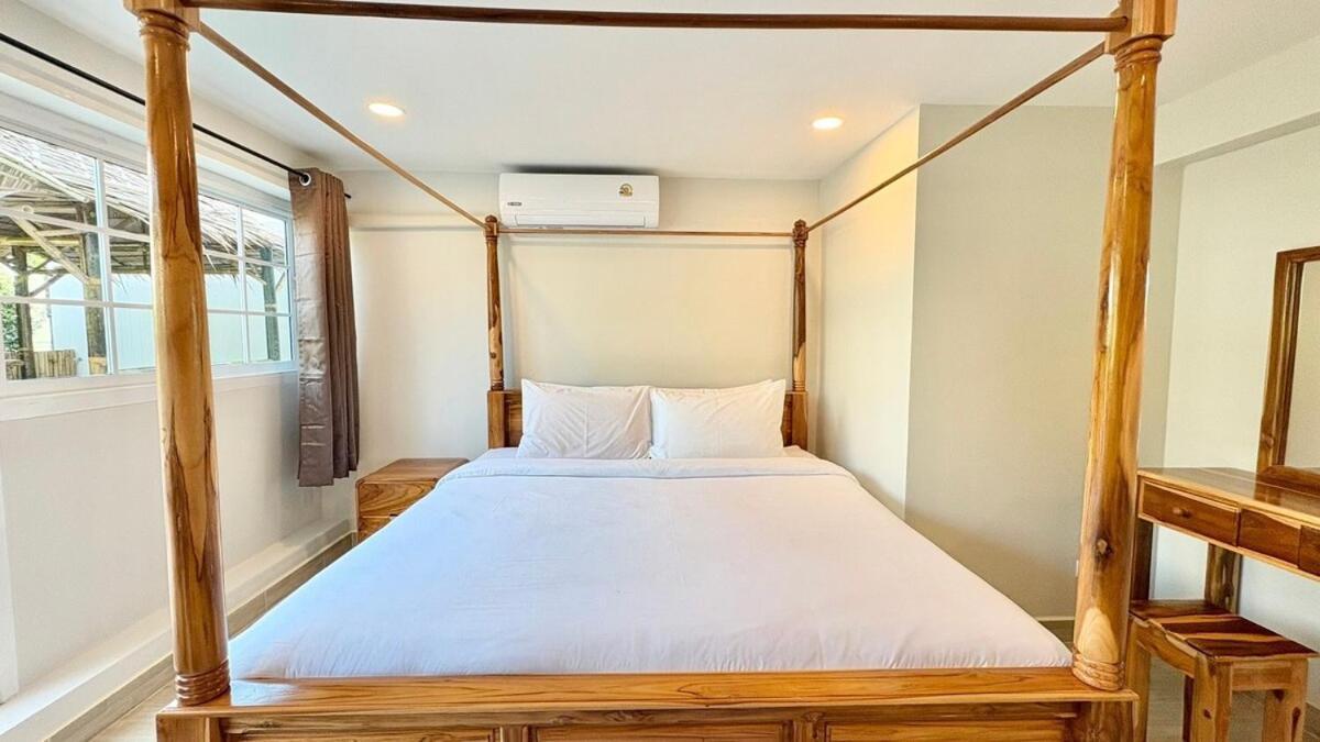 Seaside Bangpor - A Beachside Retreat