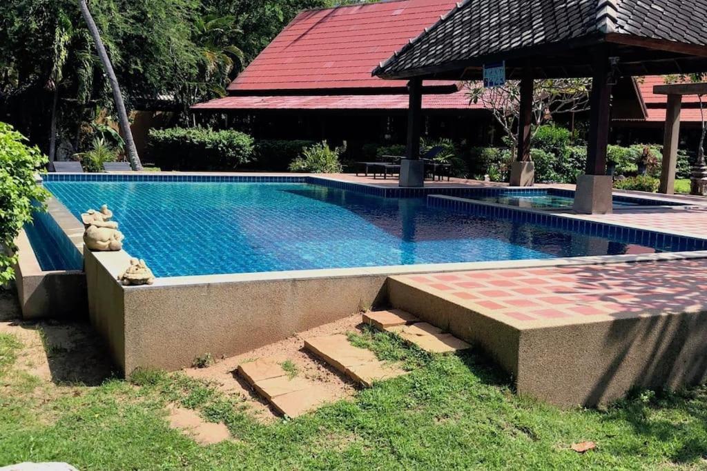 Villa 2 Bedroom Beachfront Bang Po *