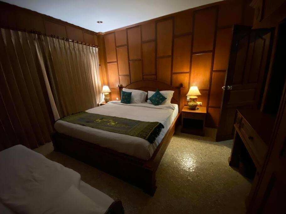 2 Bedroom Beachfront Bang Po Villa