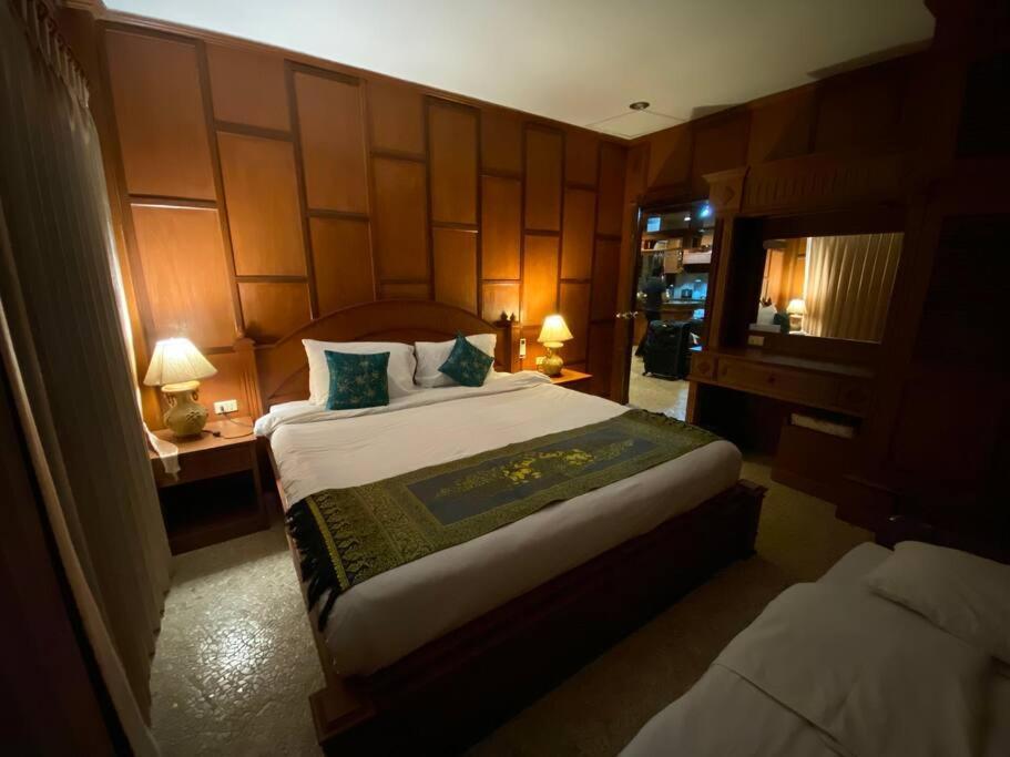 2 Bedroom Beachfront Bang Po Villa Koh Samui