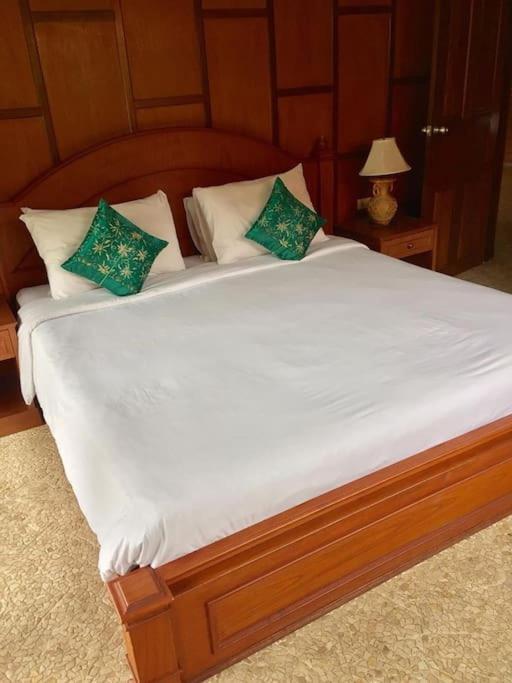 2 Bedroom Beachfront Bang Po