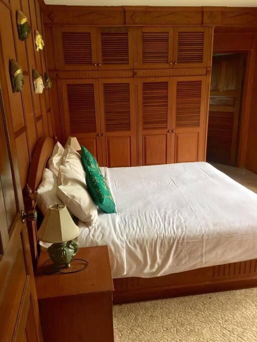 2 Bedroom Beachfront Bang Po Villa