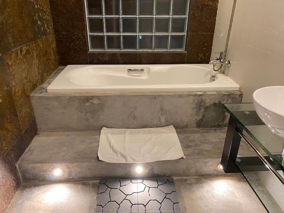 Villa 2 Bedroom Beachfront Bang Po