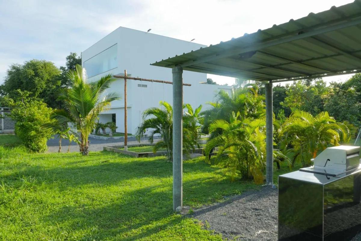 Villa So Paradise 4br Pool - Gym & Sunset View