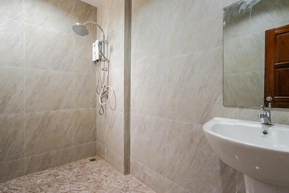 New Spacious 3br Mountain View, Private Pool & Near Ferry Villa
