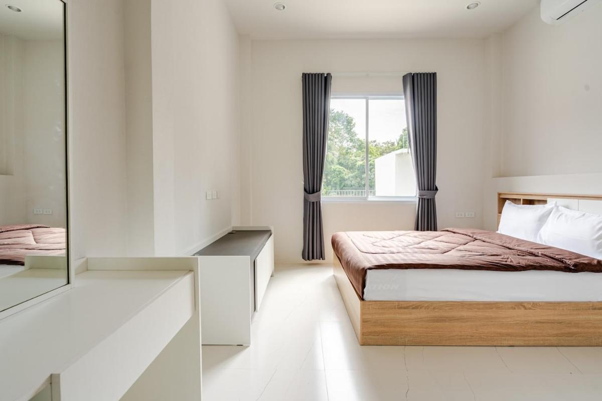 New Spacious 3br Mountain View, Private Pool & Near Ferry *