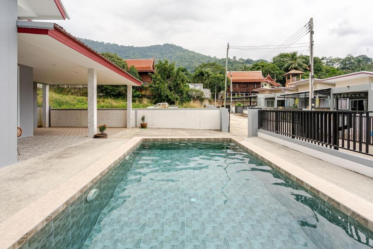 New Spacious 3br Mountain View, Private Pool & Near Ferry Villa