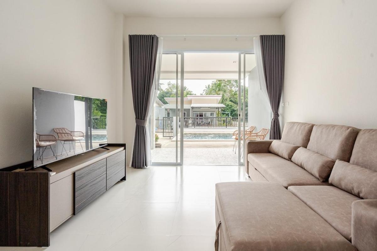 New Spacious 3br Mountain View, Private Pool & Near Ferry Villa *