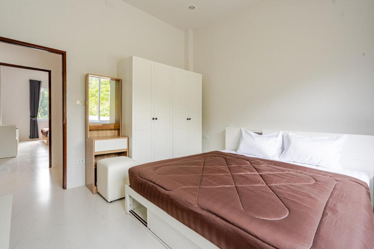 New Spacious 3br Mountain View, Private Pool & Near Ferry