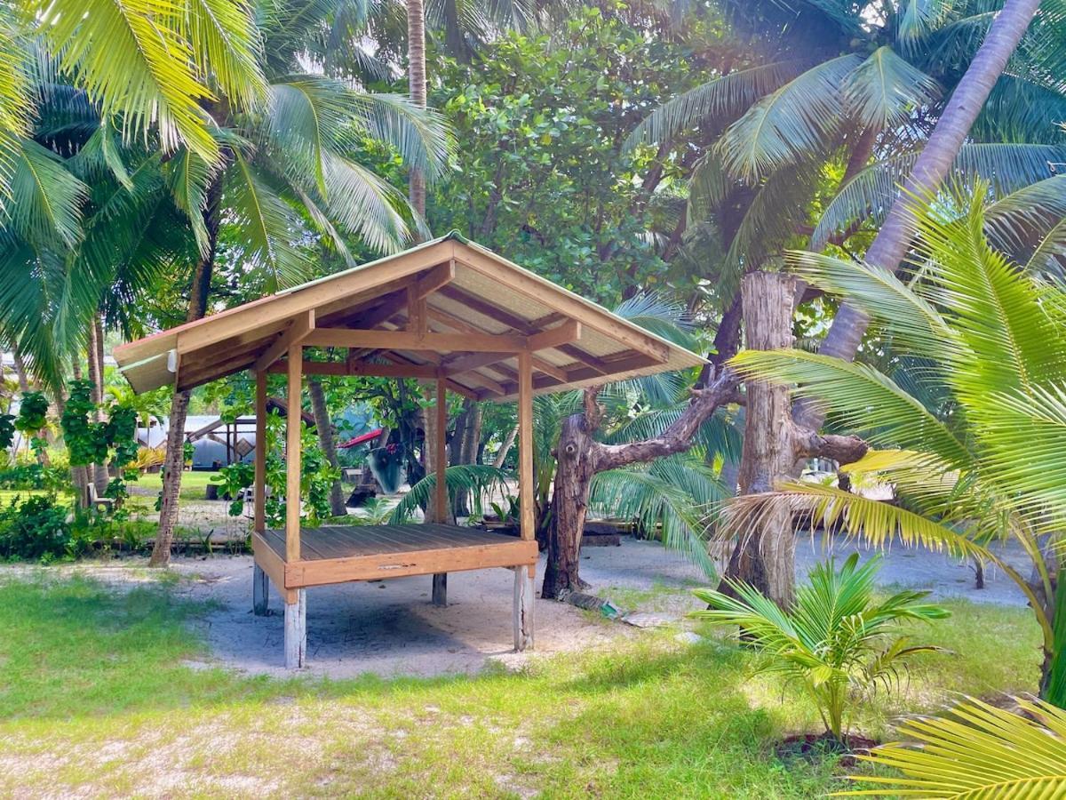 Dua - Beachfront Sunset Garden Villa