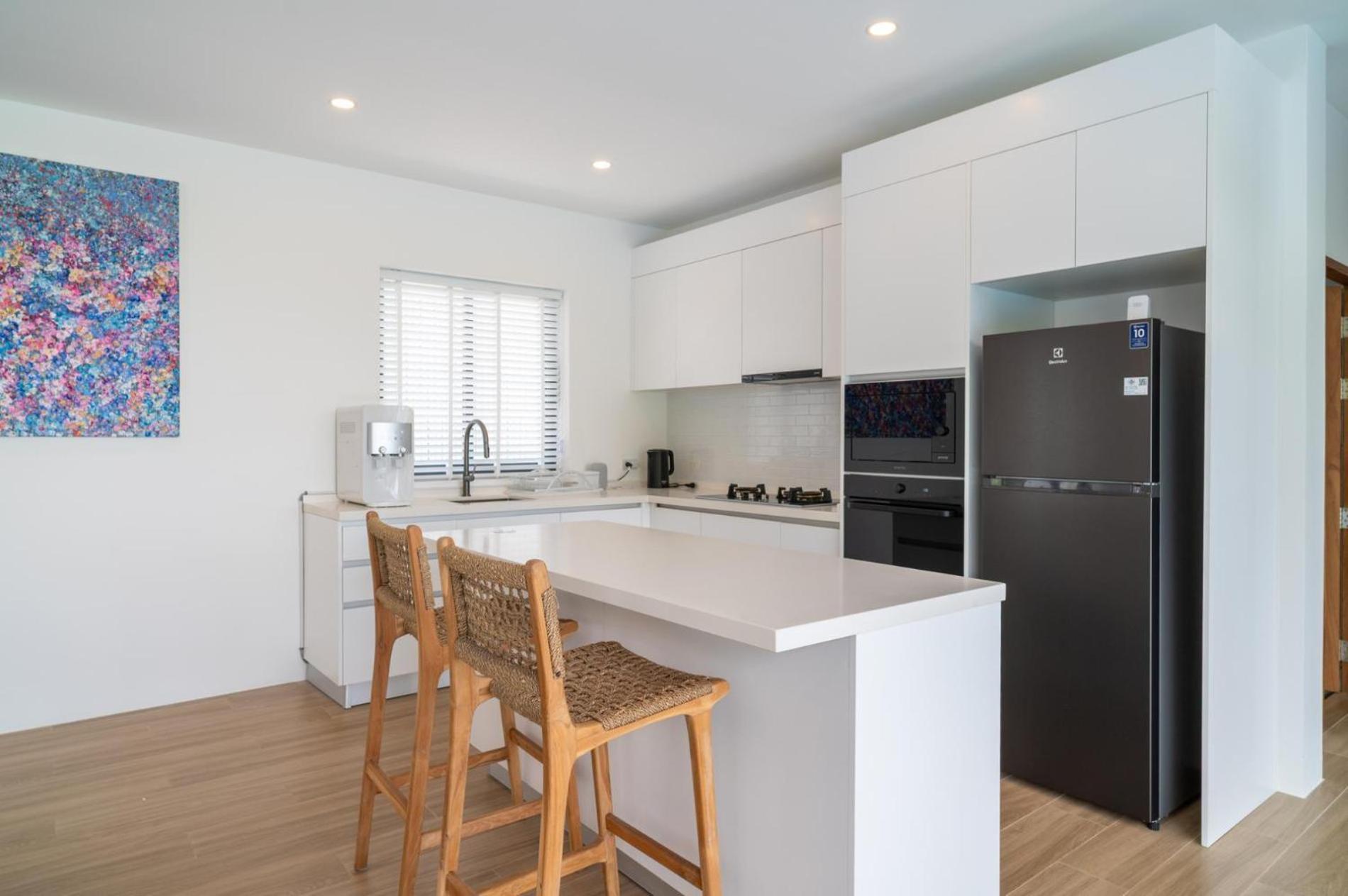 Brand New 3 Bed Sea View - Kbr31