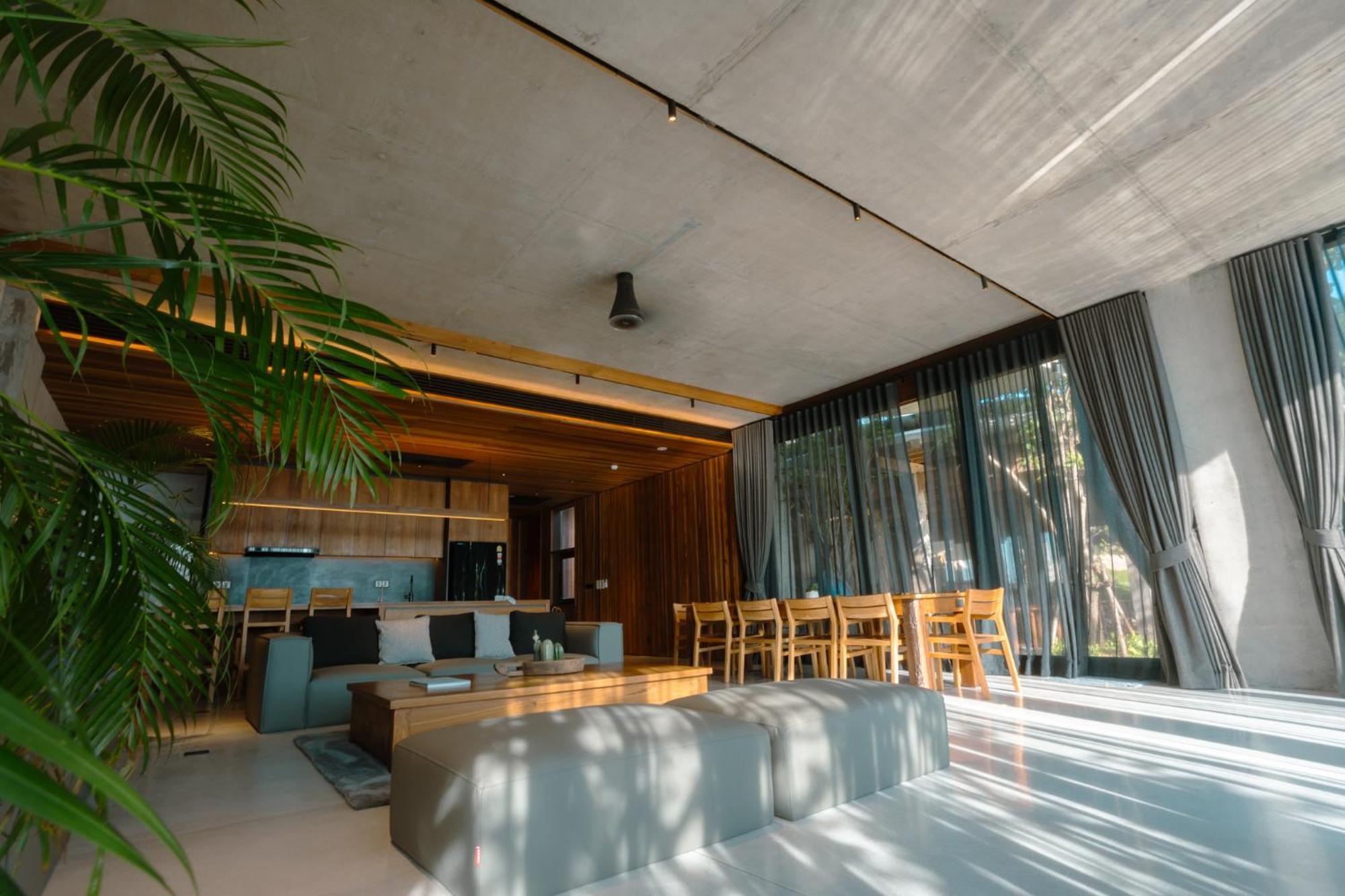 Hotel Vows Beachfront