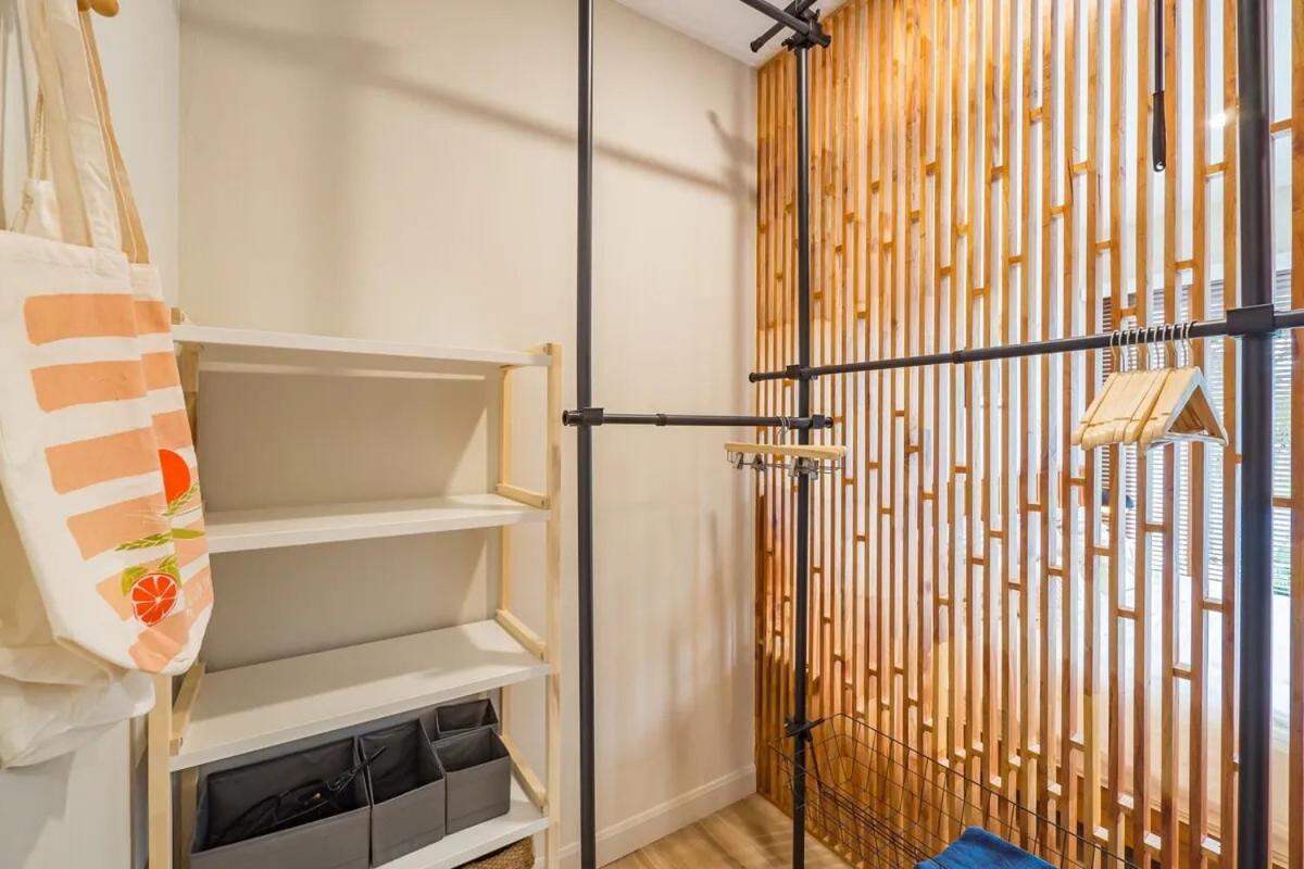 The White Lotus 2br - Walk To *