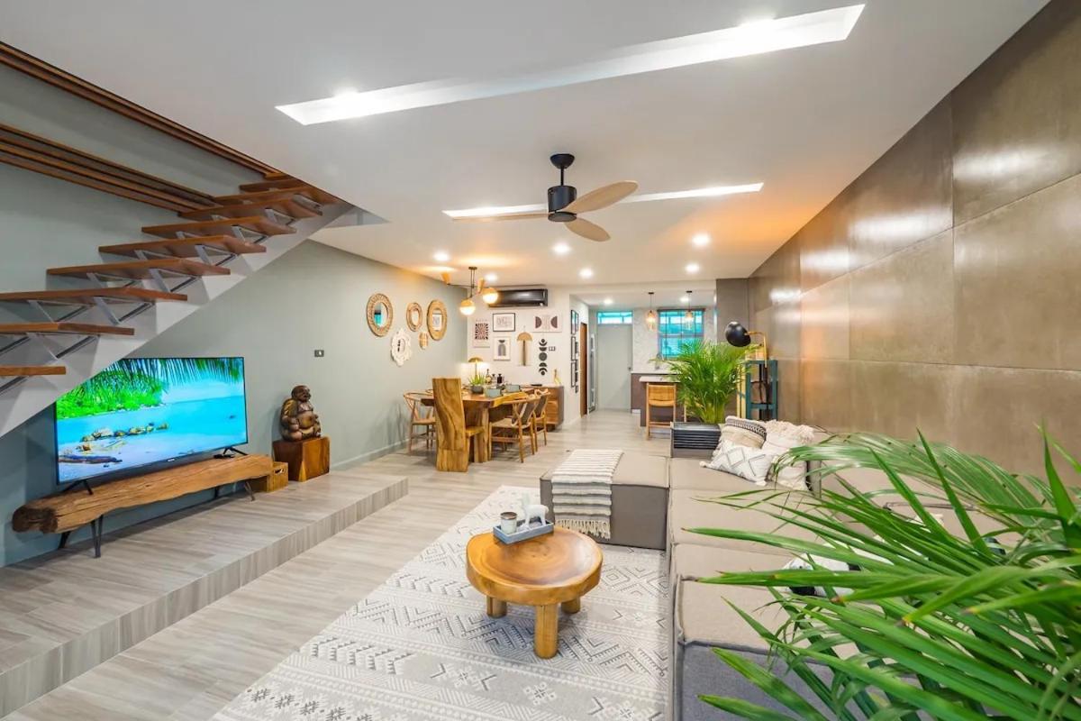 The White Lotus 2br - Walk To *