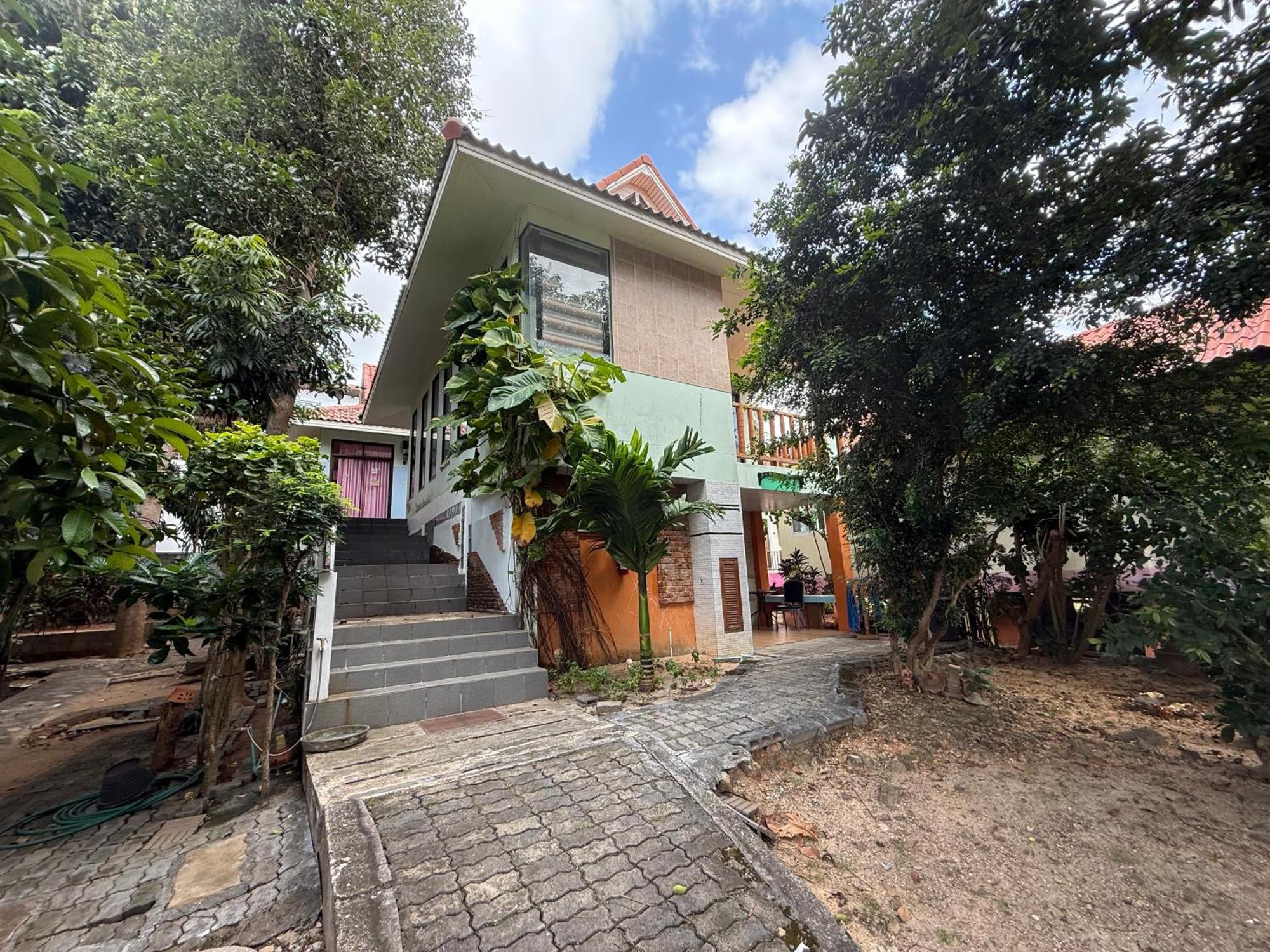 Sawasdee House *