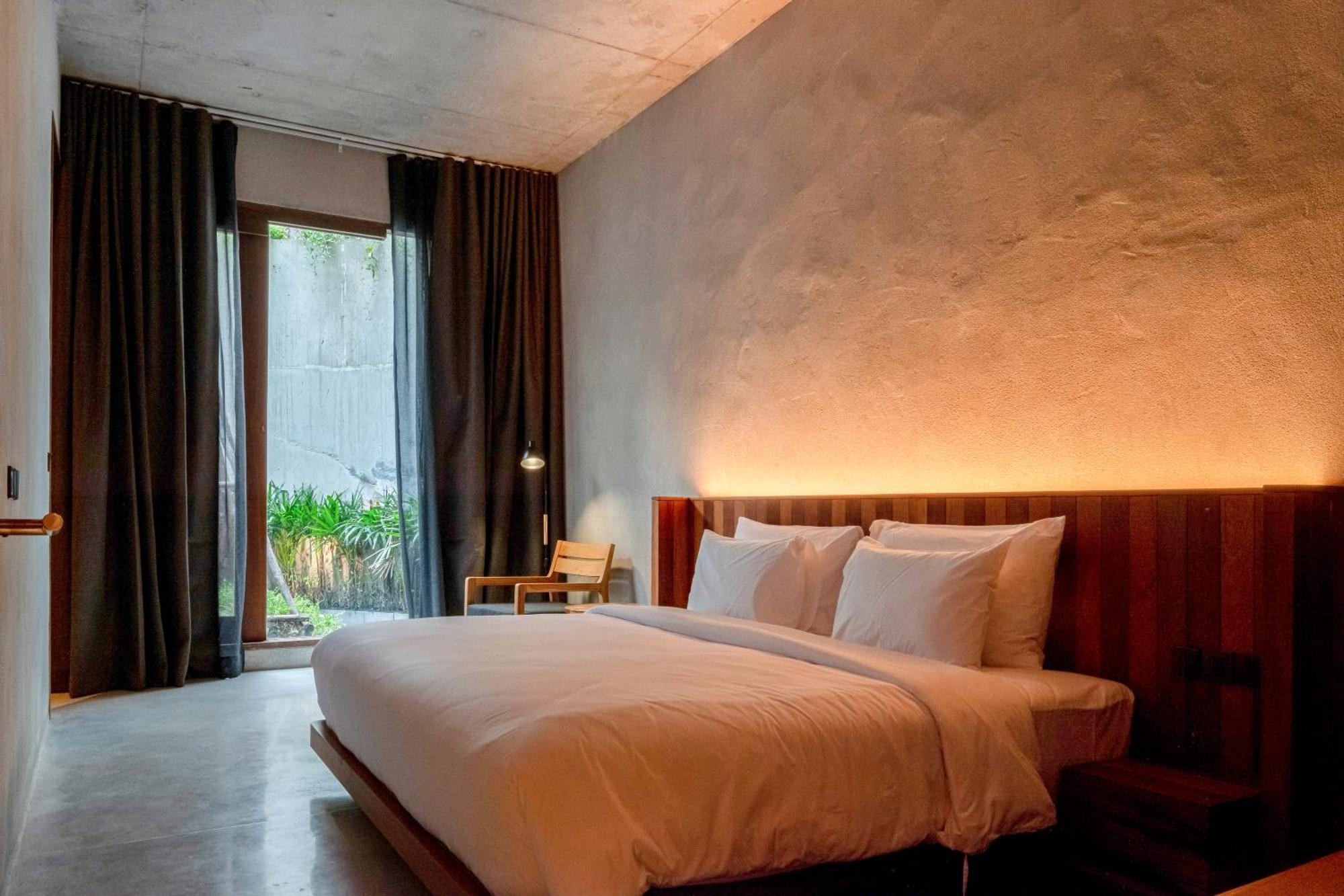 Vows Beachfront 3*