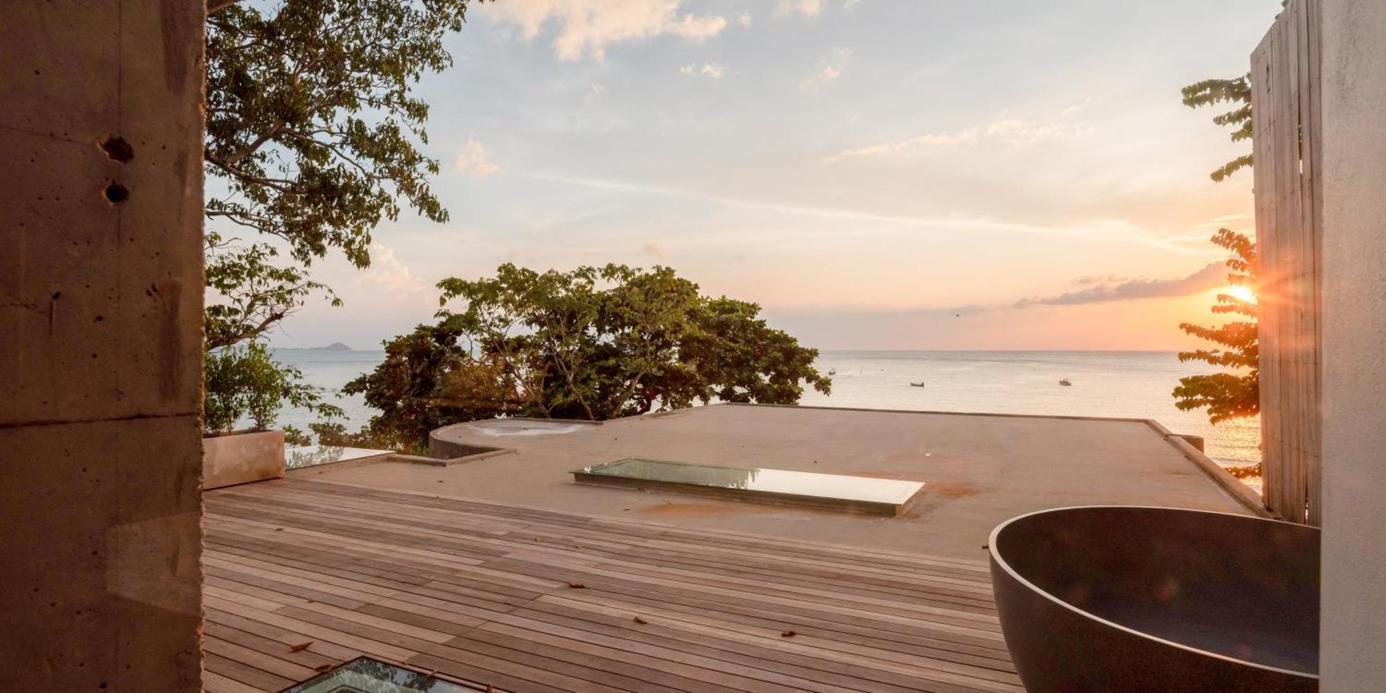 Vows Beachfront Hotel 3*