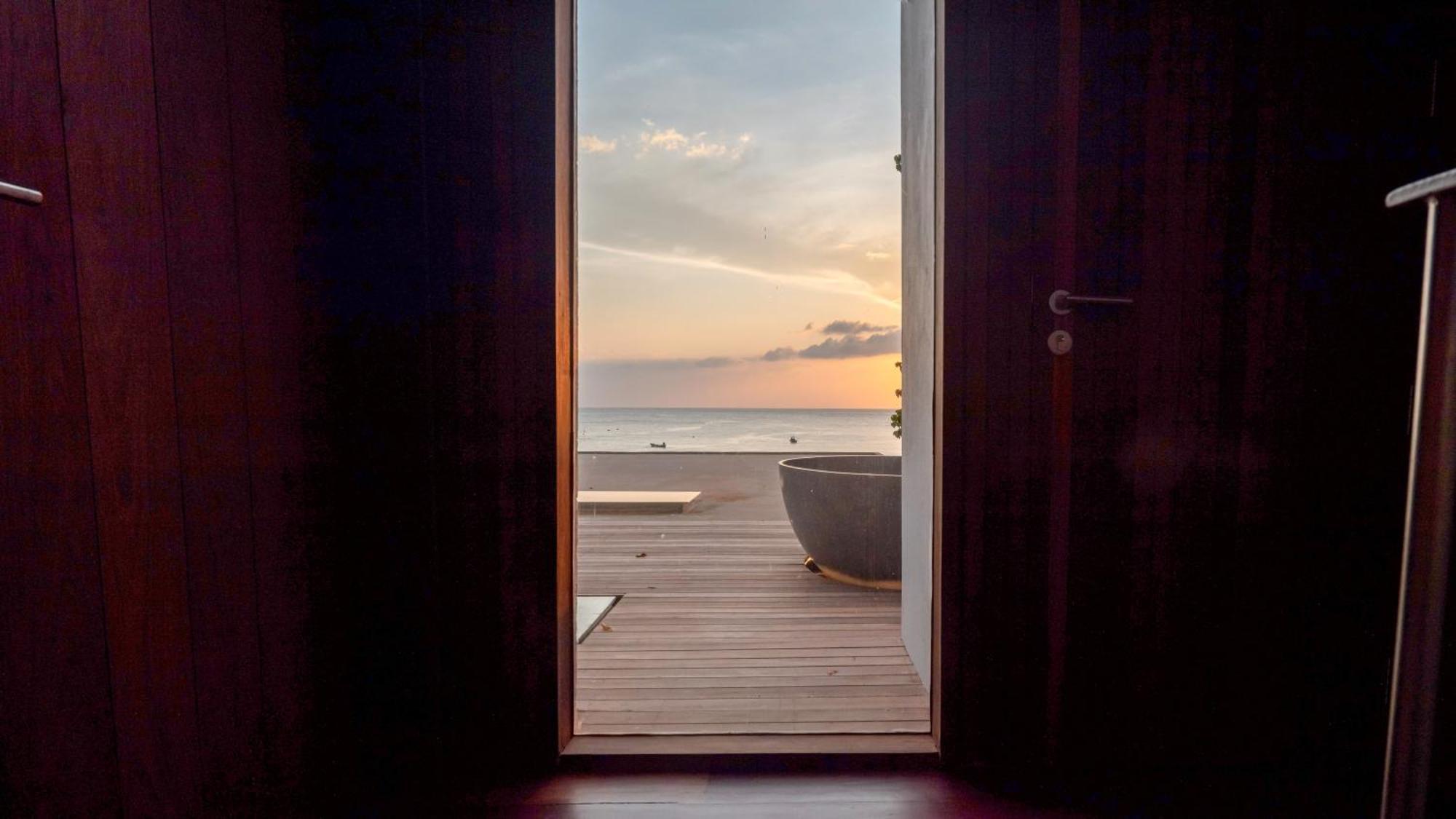 Vows Beachfront 3* Ban Bang Po