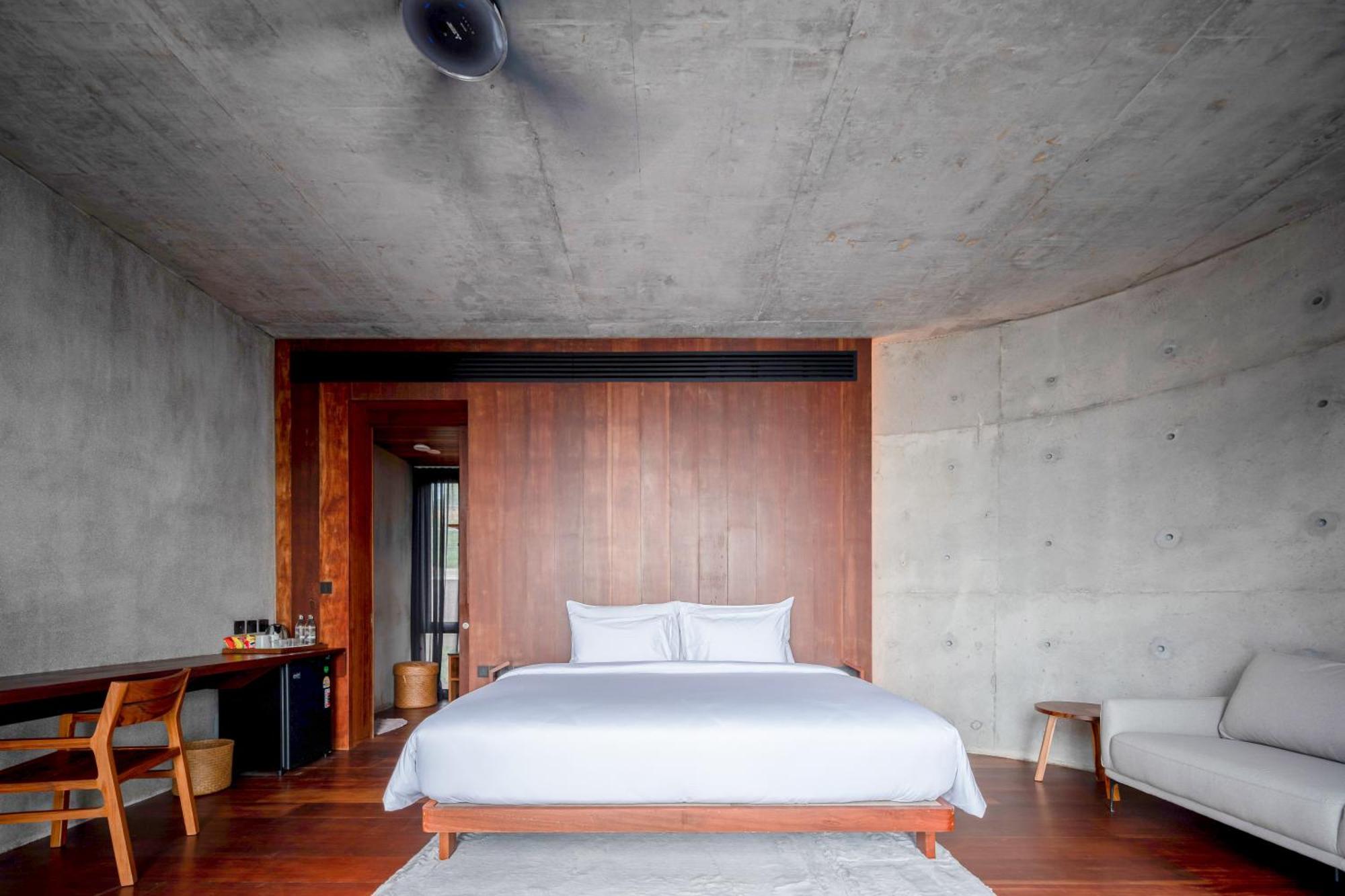 Vows Beachfront Hotel 3*