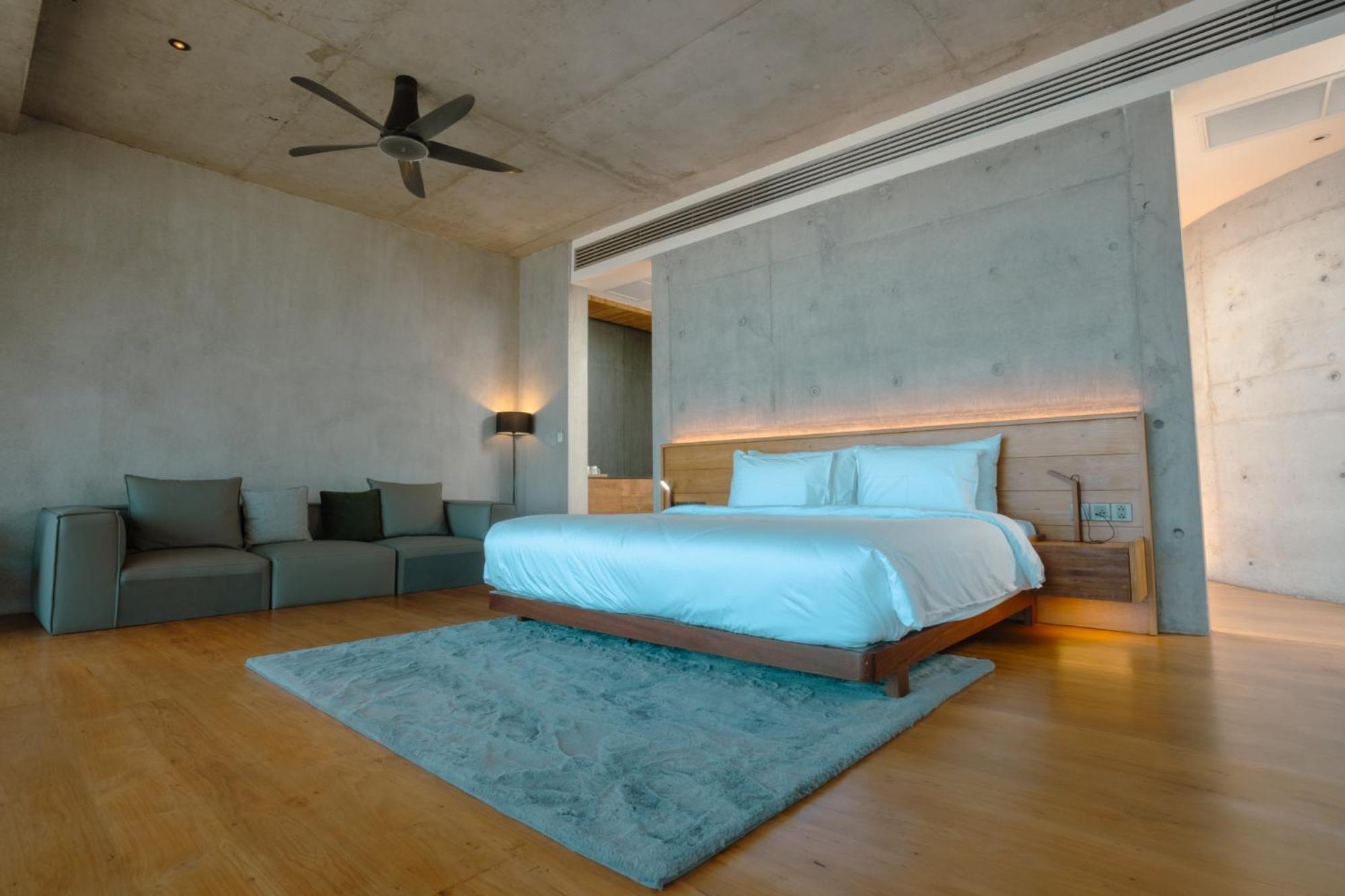 Vows Beachfront Hotel 3*