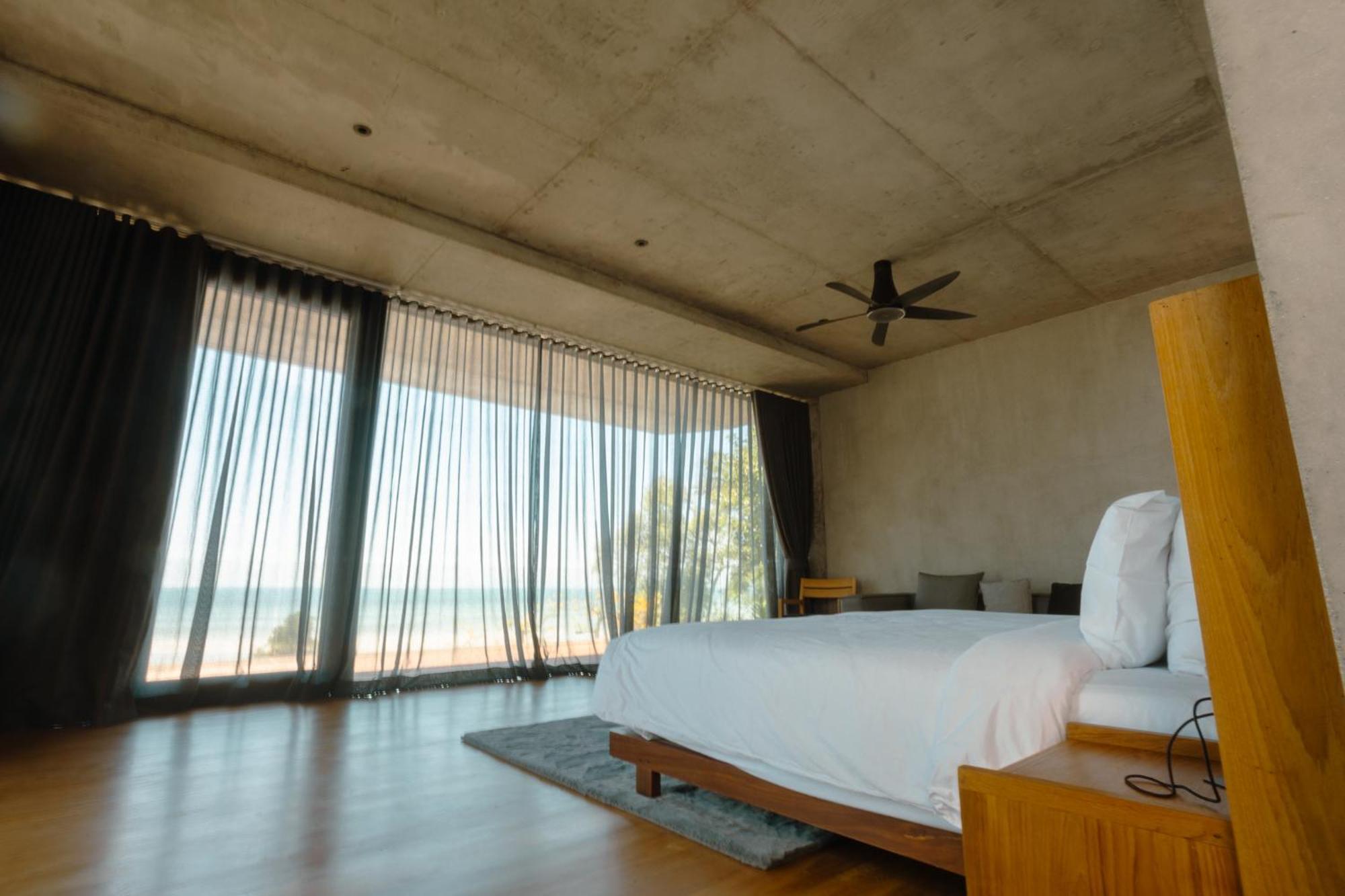 Vows Beachfront Hotel